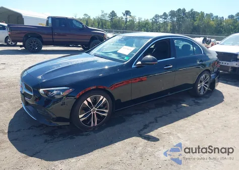 2022 Mercedes-Benz C 300 4Matic z USA, uszkodzony, nr VIN W1KAF4HB6NR017006